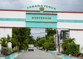 Gobierno inicia titulación en 11 sectores de Azua para beneficiar a 14,400 personas
