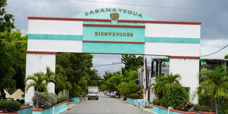 Gobierno inicia titulación en 11 sectores de Azua para beneficiar a 14,400 personas