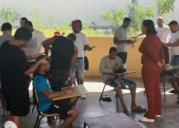 25 reclusos del 15 de Azua se capacitan como peluqueros