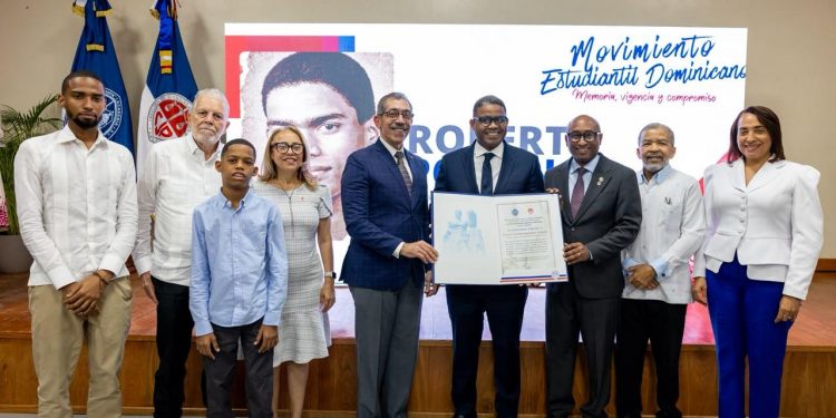 UASD honra a Robert Polanco y otros dirigentes históricos de la Federación de Estudiantes Dominicanos